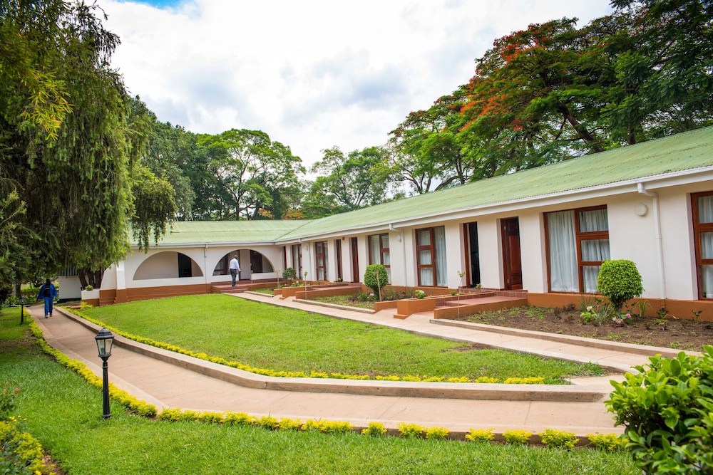 SUNBIRD LILONGWE 60/64