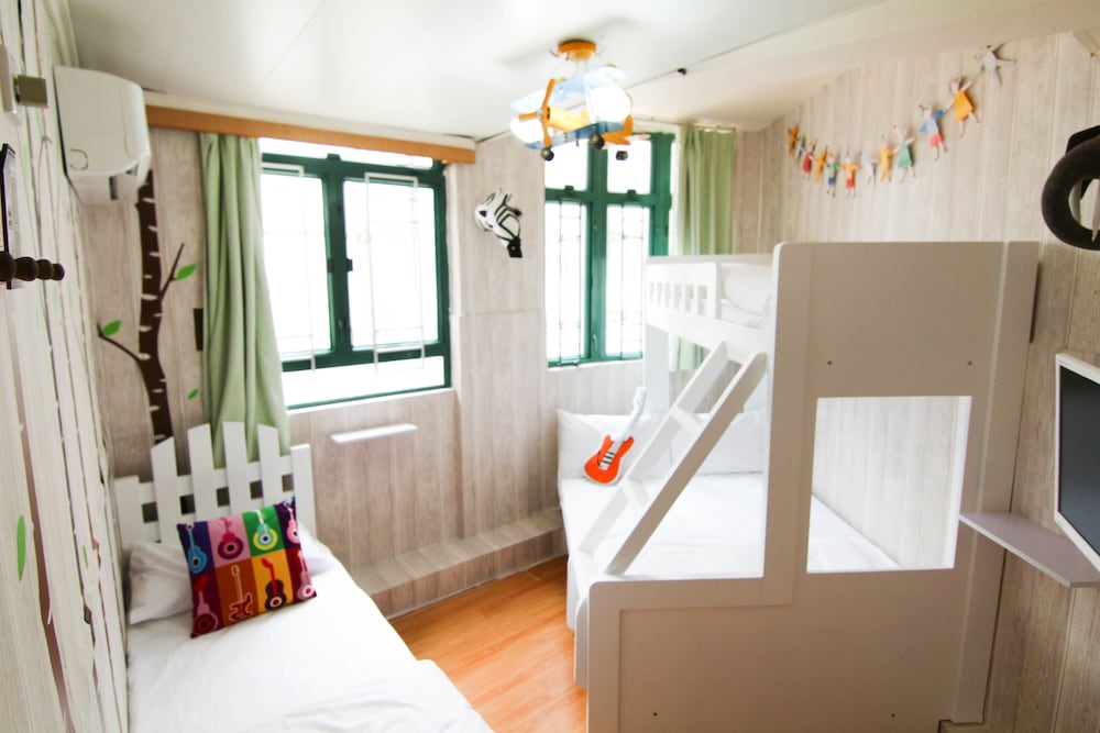 Tempo Inn-Cozy@National Court 51/63