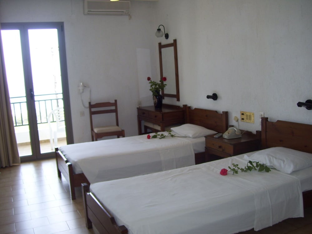 Dimitra Hotel 9/42
