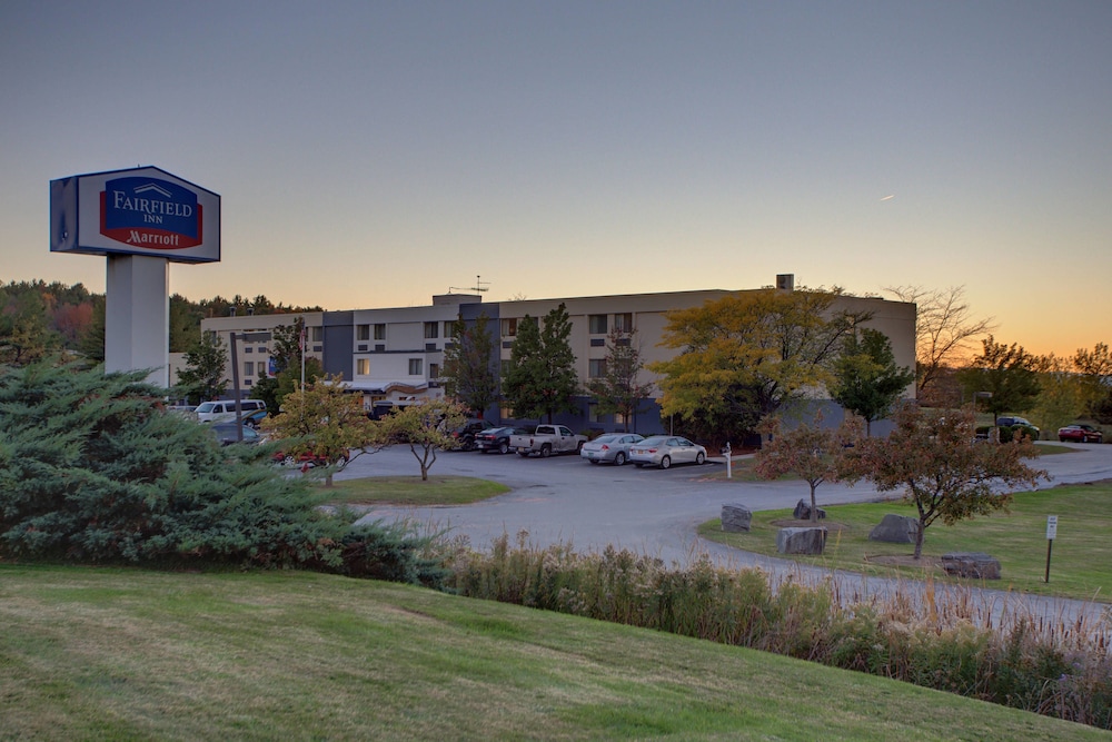 FAIRFIELD INN BY MARRIOTT BURLINGTON WILLISTON 1/40