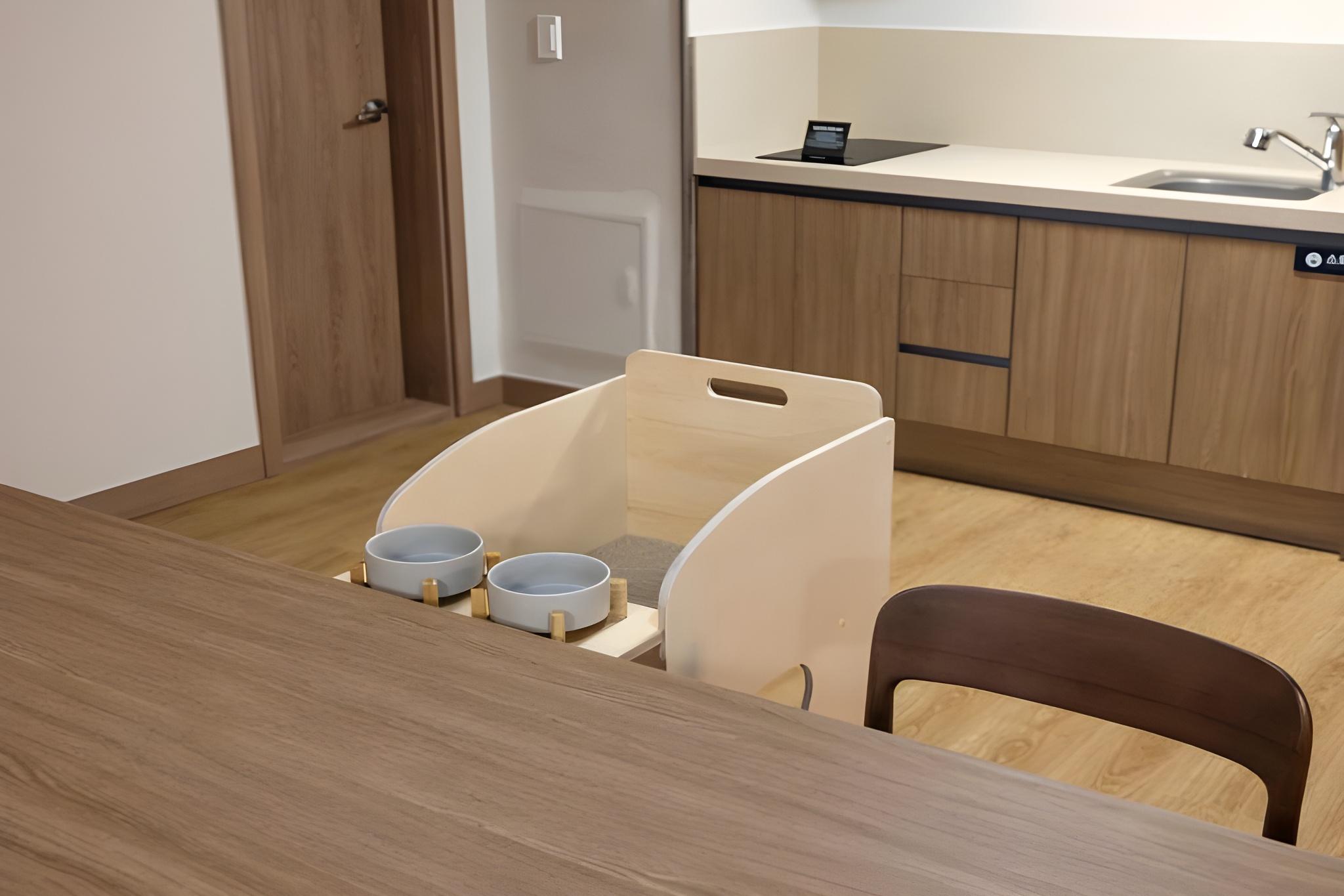 Kensington, Renovated, Deluxe, 1 Double and 1 Single Bed, Pet Friendly