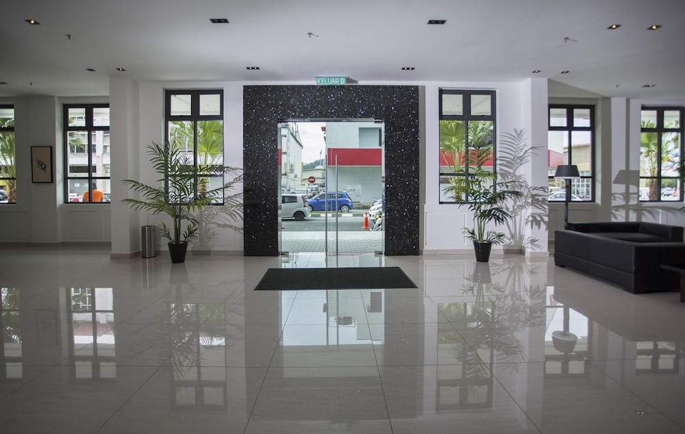Cathayana Hotel 14/25