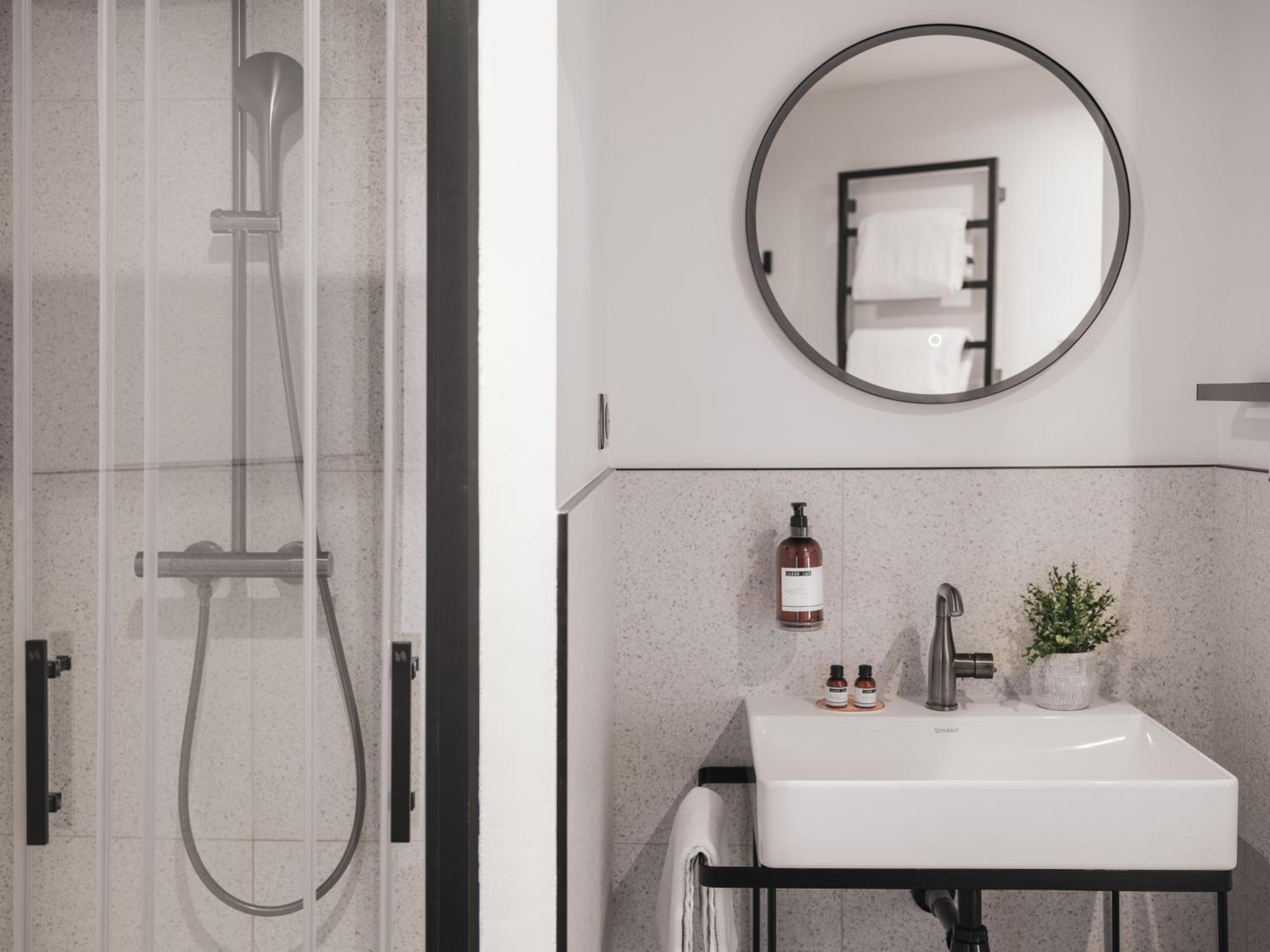 1 BEDROOM, SAINT GERMAIN, ROYAL, APARTMENT
