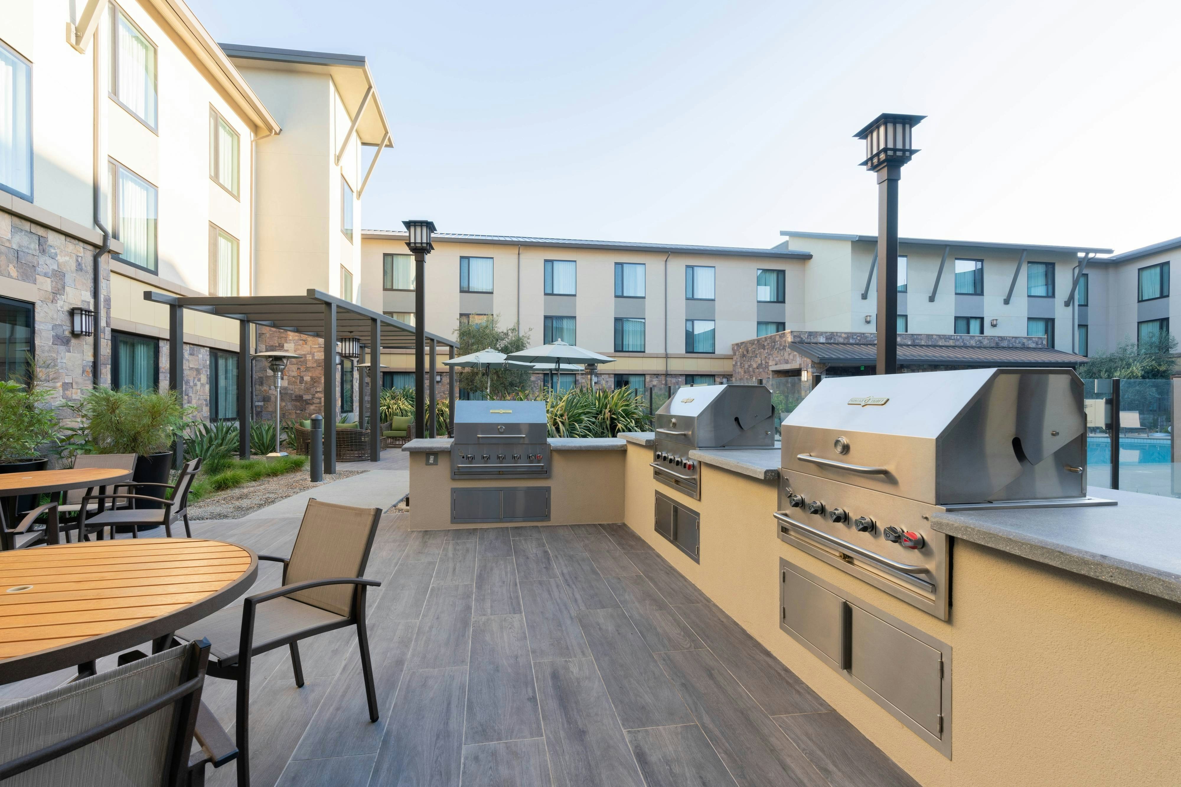Courtyard by Marriott Thousand Oaks Agoura Hills 52/53