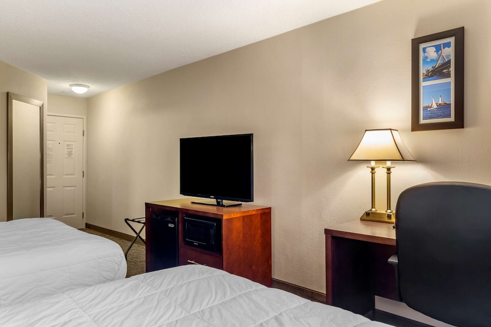 Comfort Inn Foxboro - Mansfield 17/38