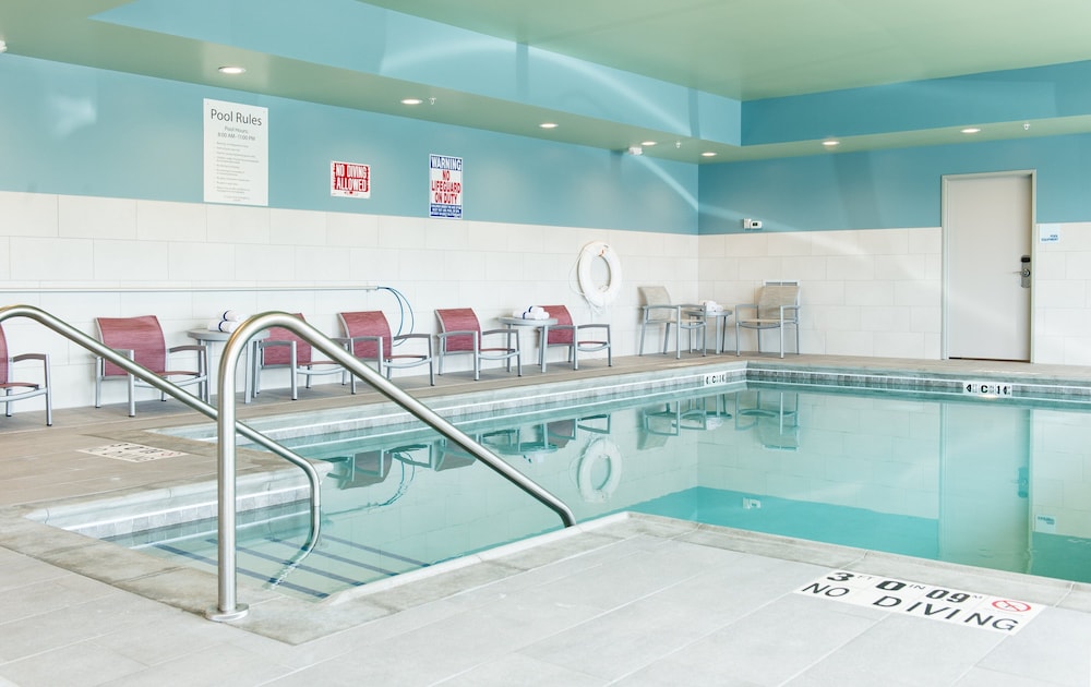 Holiday Inn Express And Suites Rock Falls 25/47