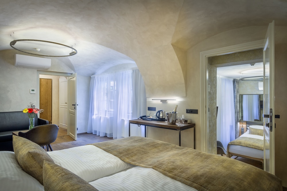 Waldstein Hotel 20/68
