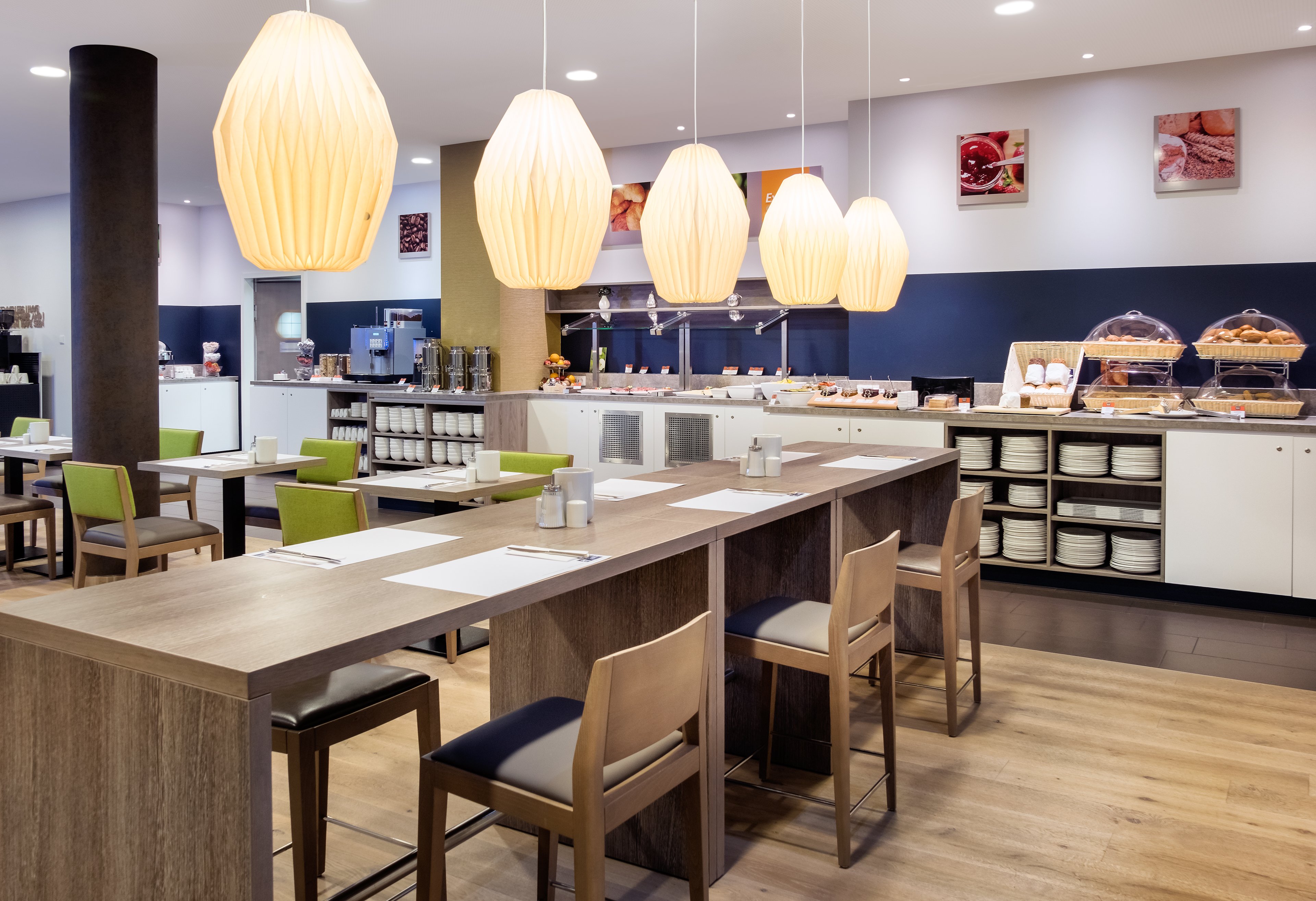 Holiday Inn Express Friedrichshafen 59/76