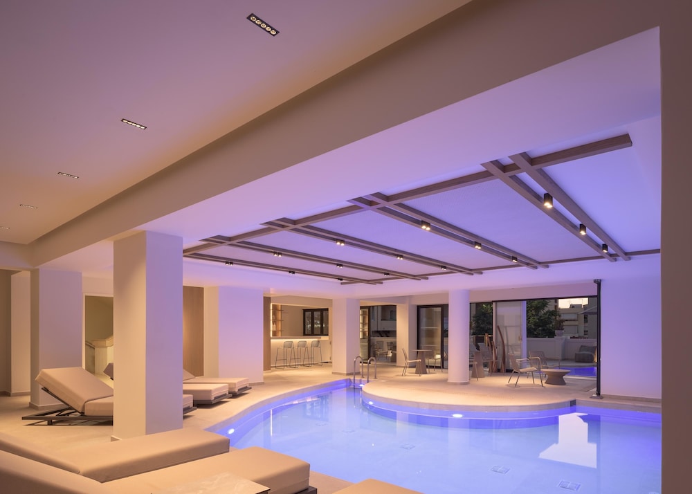 Theartemis Palace 57/100