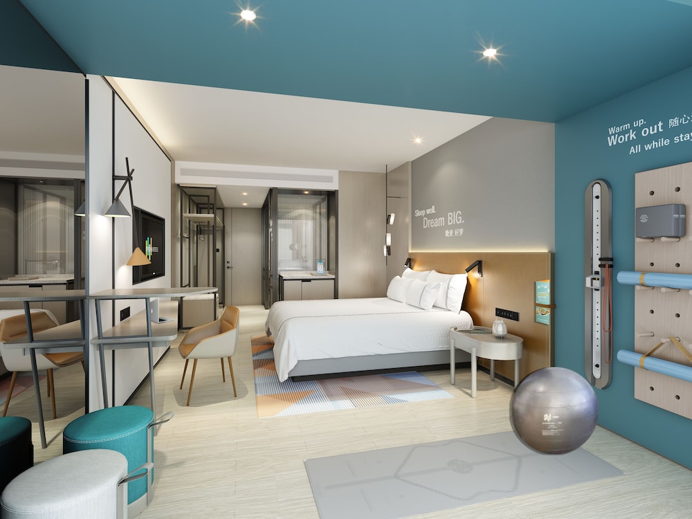 1 Bedroom, Suite, Single Bed, Stadium View
