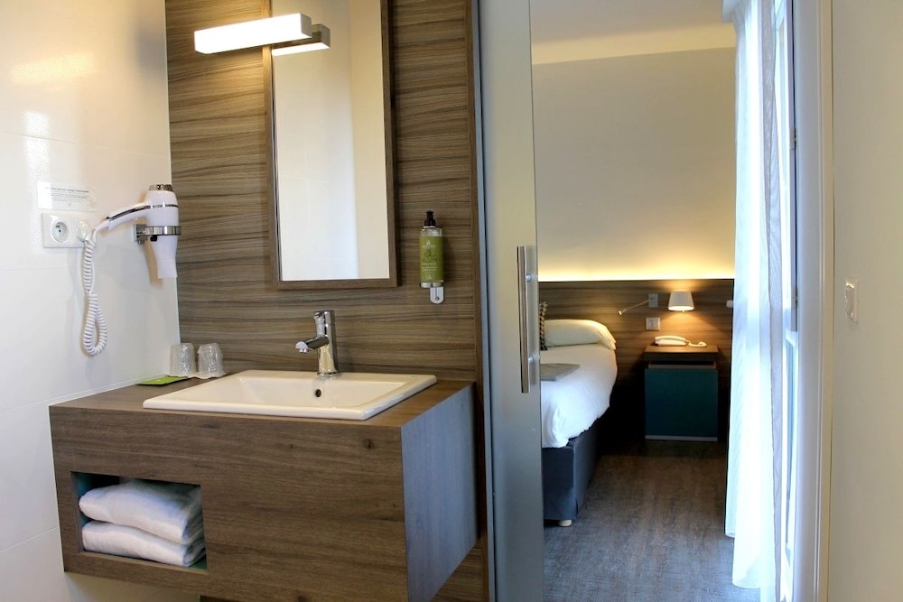 HOTEL LES MOUETTES 46/47