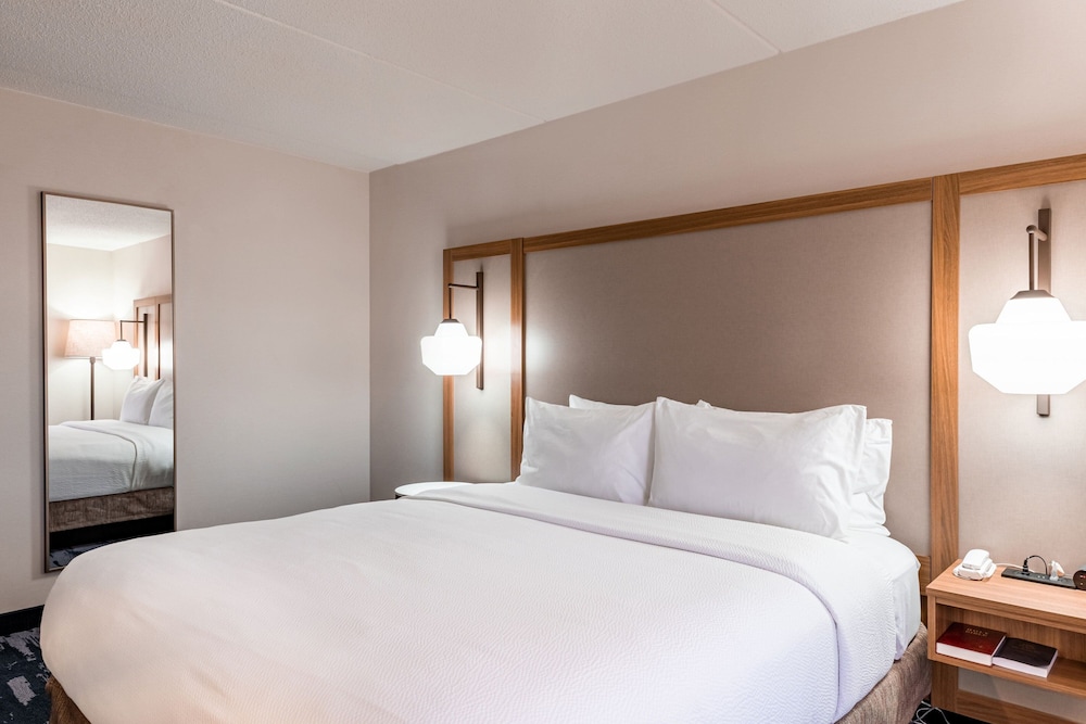 Fairfield Inn By Marriott Evansville West 8/23