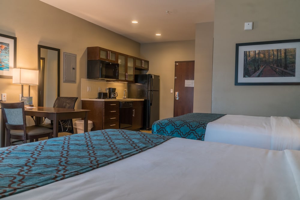 Heritage Place Hotel & Suites 34/48