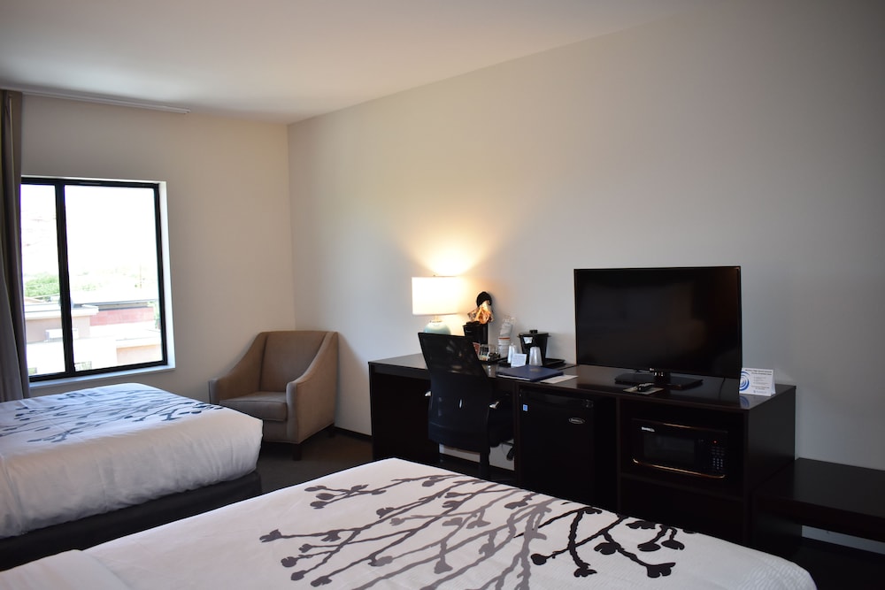 Sleep Inn & Suites Moab Near Arches National Park 12/32