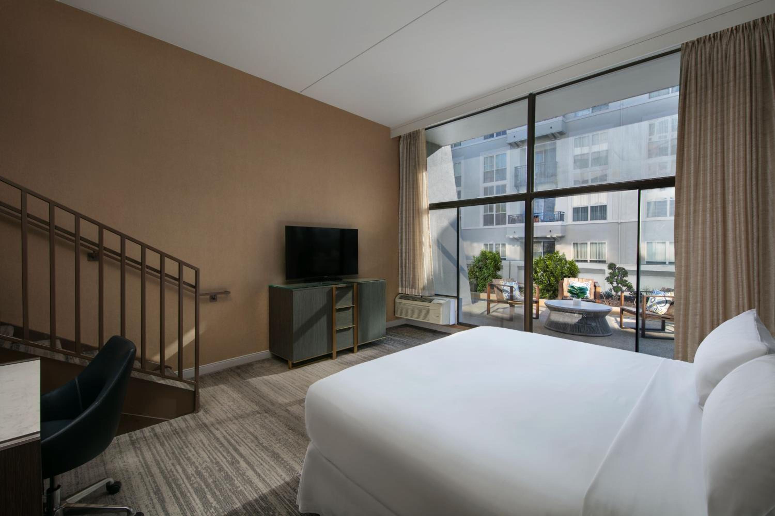 Hotel Dena Pasadena Los Angeles, a Tribute Portfolio Hotel