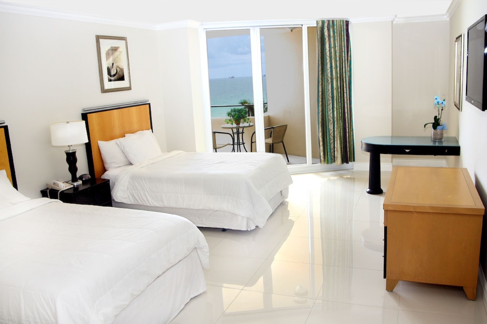 Ocean Manor Beach Resort 12/53