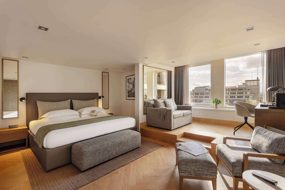 ROYAL, DELUXE, STUDIO, HIGH FLOOR