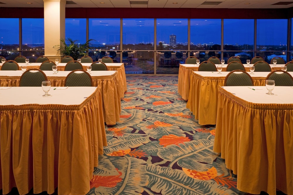 Cirque St. Armands Beachside 26/35