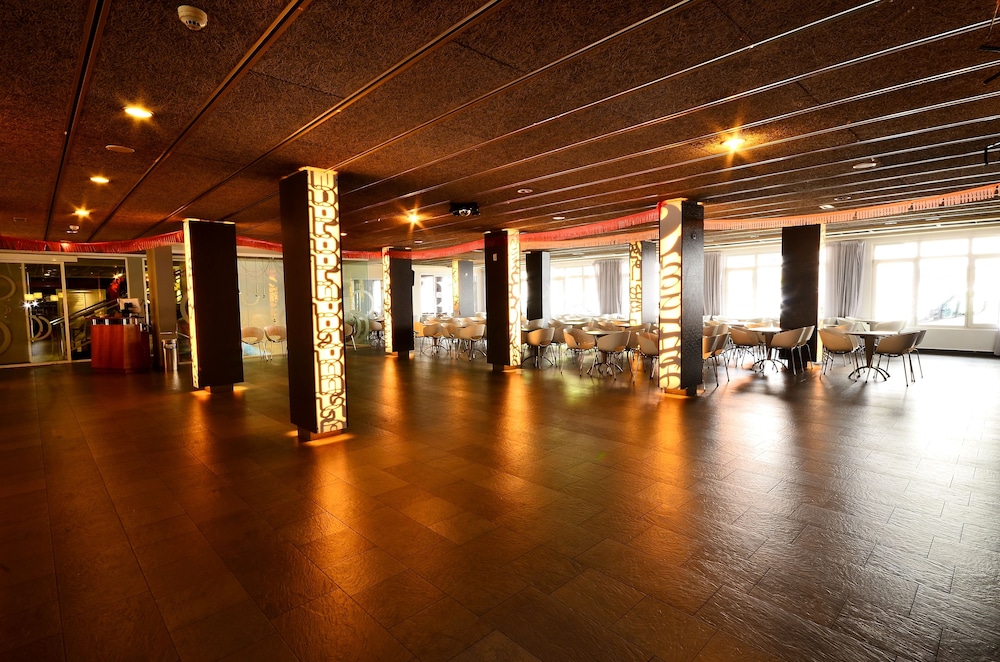 Hotel Sol Y Sombra 20/35