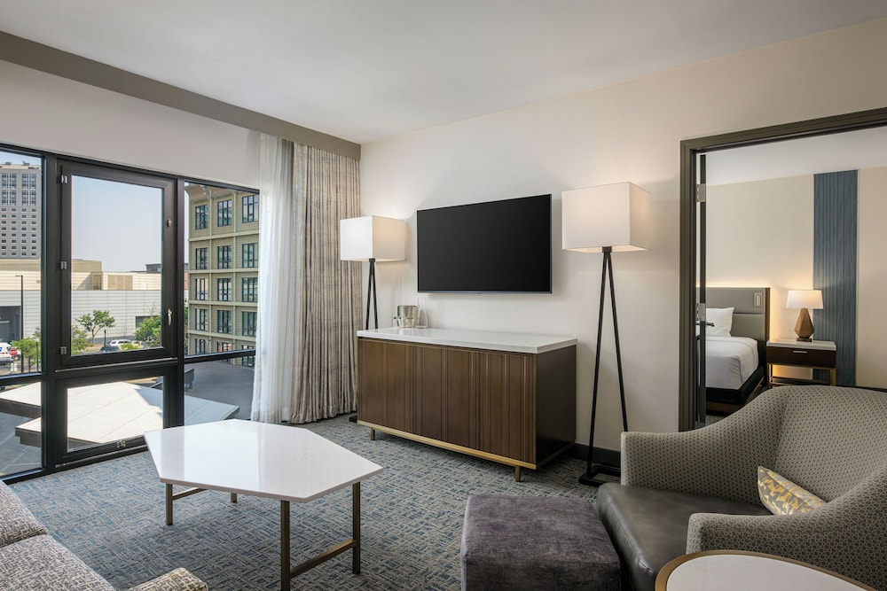 Hotel 43 51/60