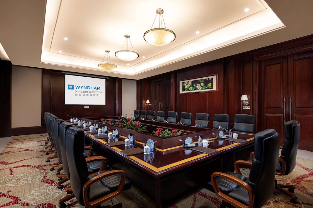 Wyndham Xinyang Downtown 47/59