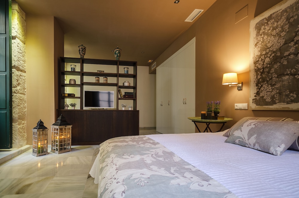 SUPERIOR, STUDIO, PRIVATE BATHROOM