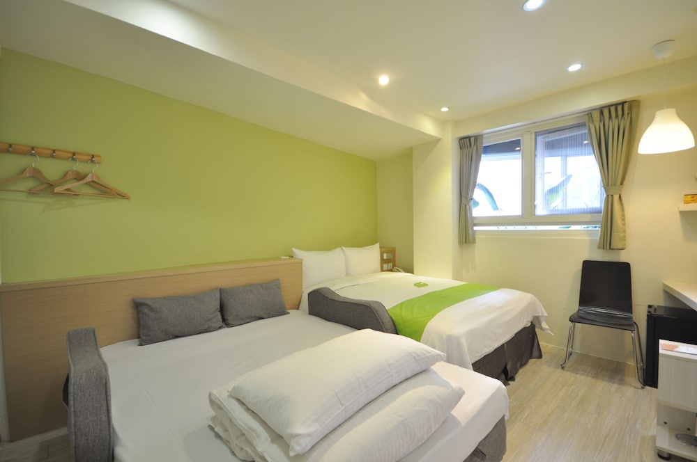 Green Hotel 21/63