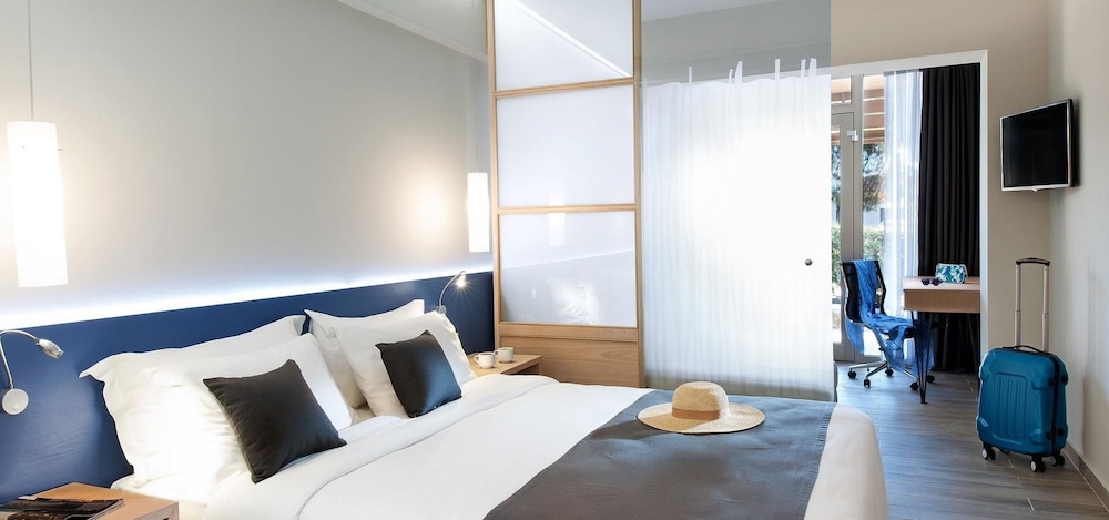 Blue Dolphin Hotel 13/44
