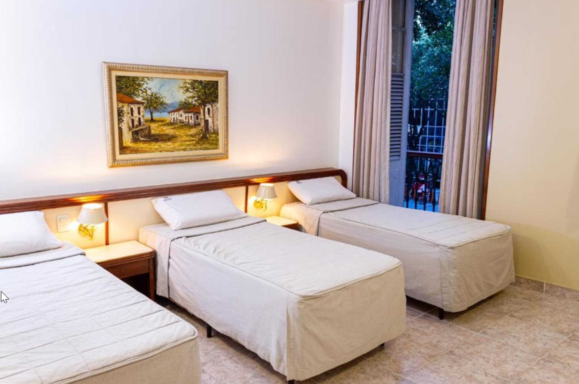 SUPERIOR, TRIPLE, 3 BEDS