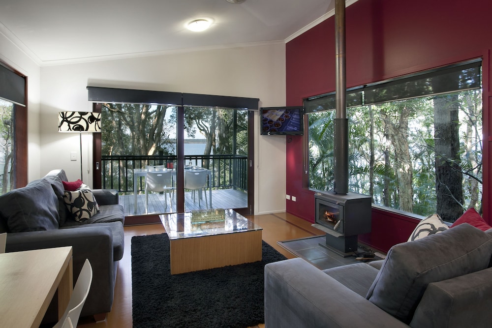 EUMARELLA SHORES NOOSA LAKE RETREAT 44/65