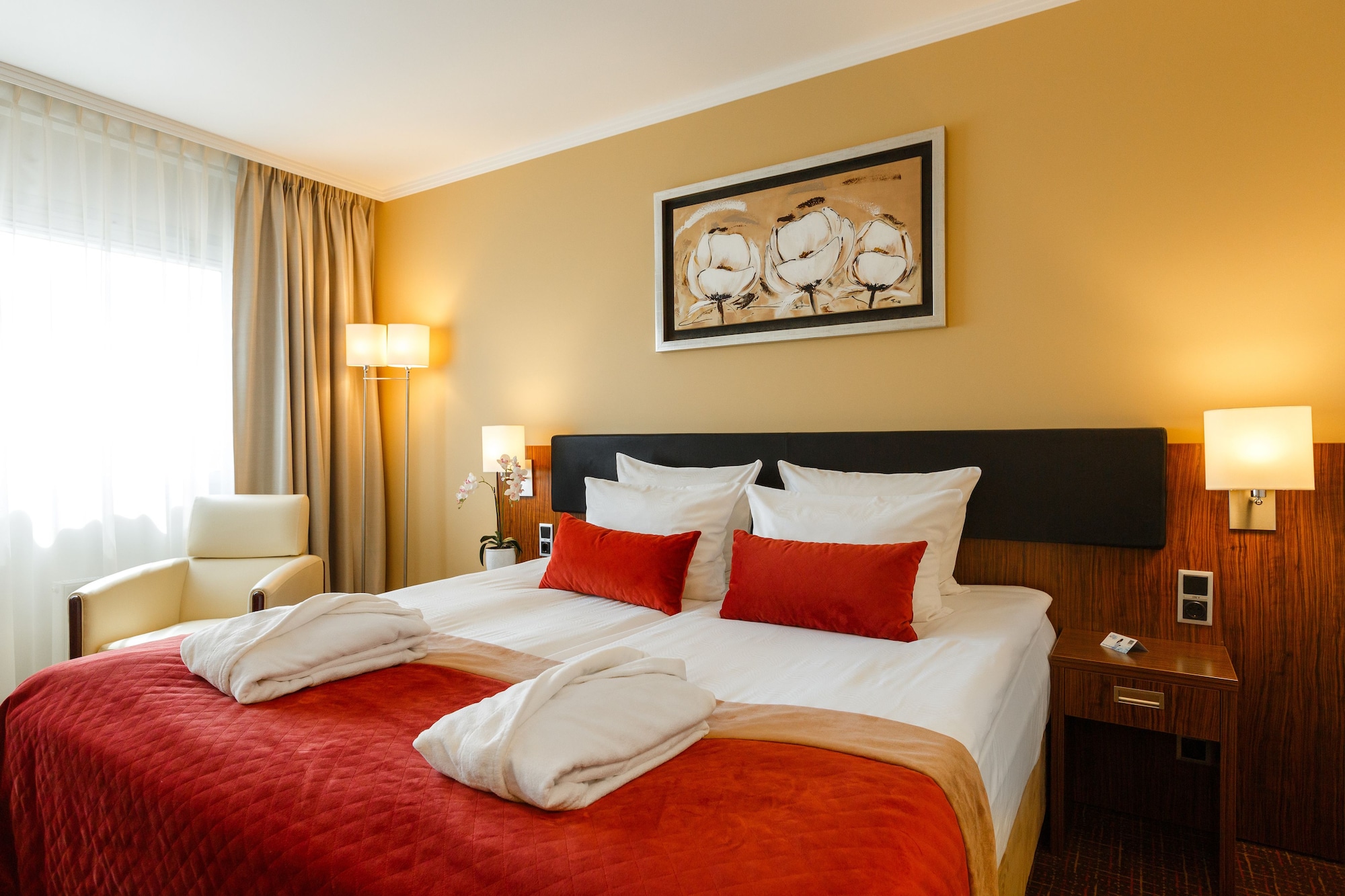 SUPERIOR, DOUBLE OR TWIN BED