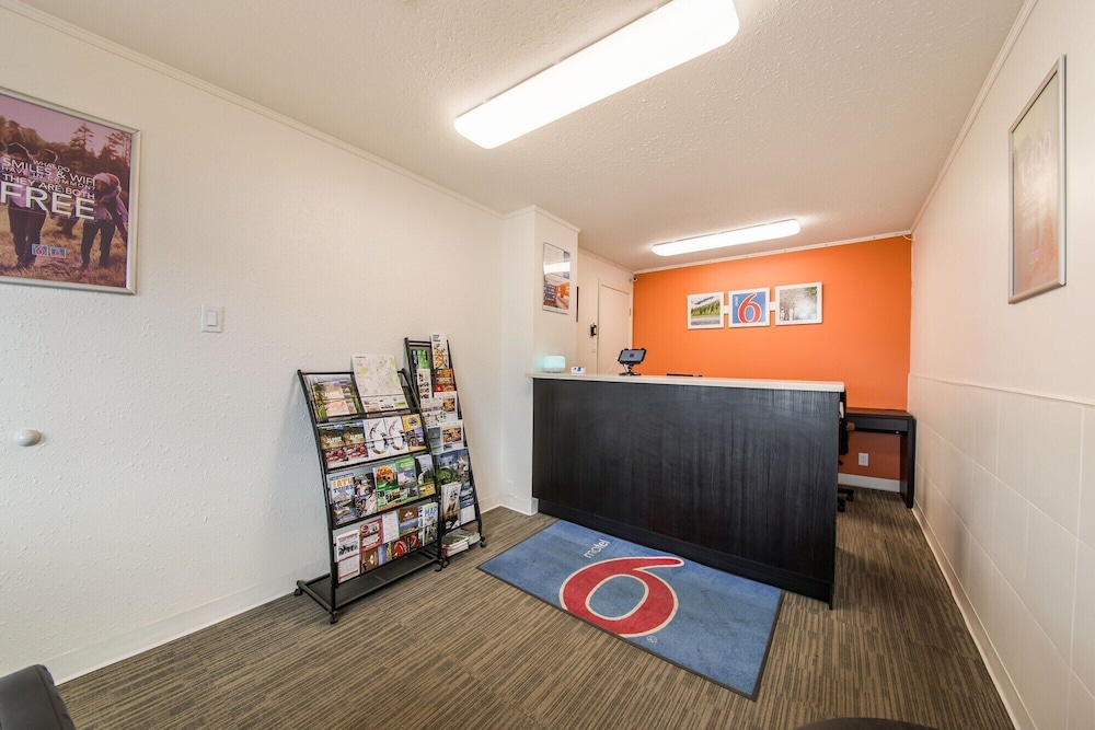 Lobby at Motel6 Cranbrook, BC, CRANBROOK
