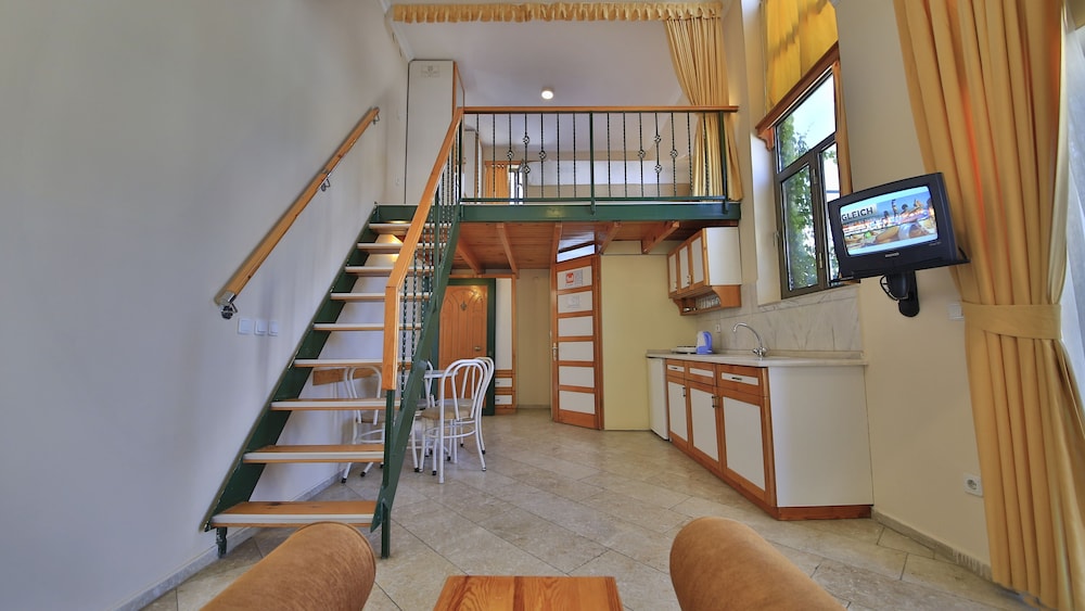 Green House Apartments 52/75