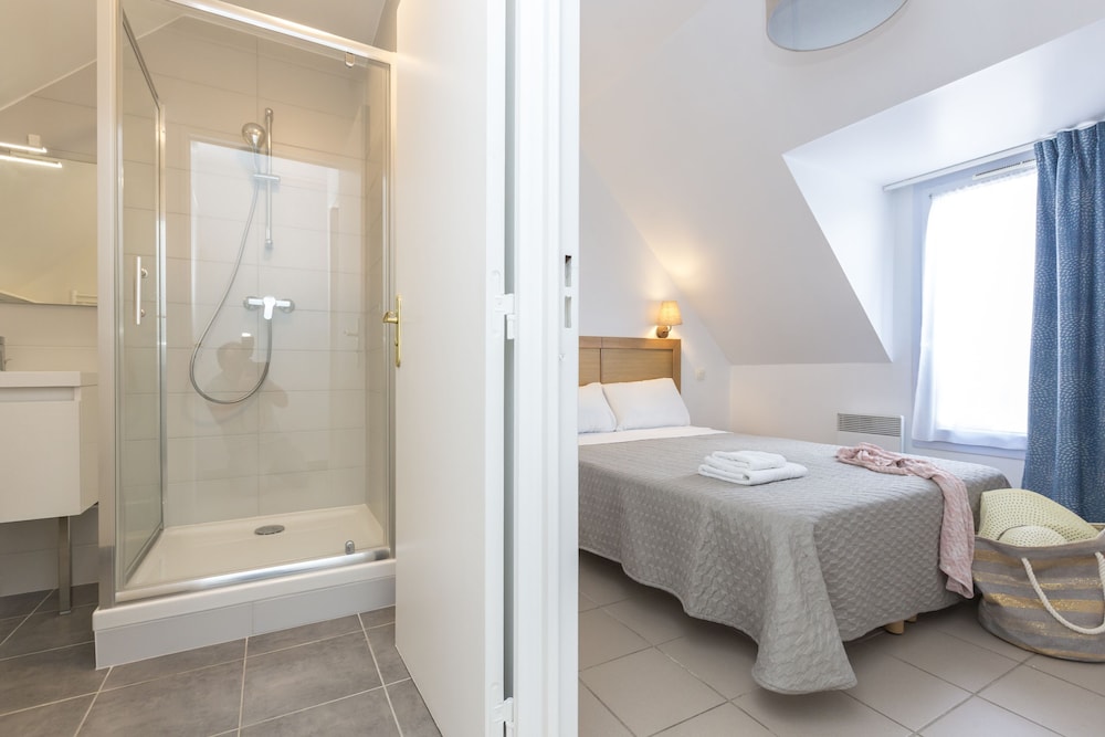 LES BAINS 29/31
