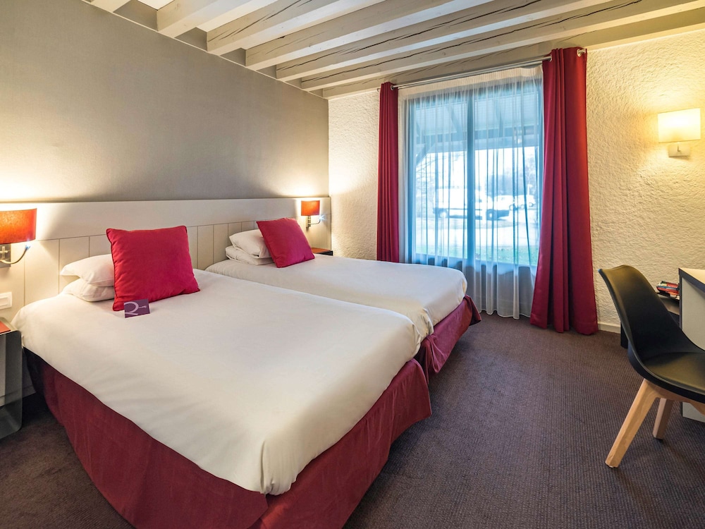 Mercure Auxerre Autoroute du Soleil 22/64