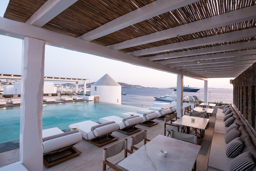 Porto Mykonos Hotel 40/69