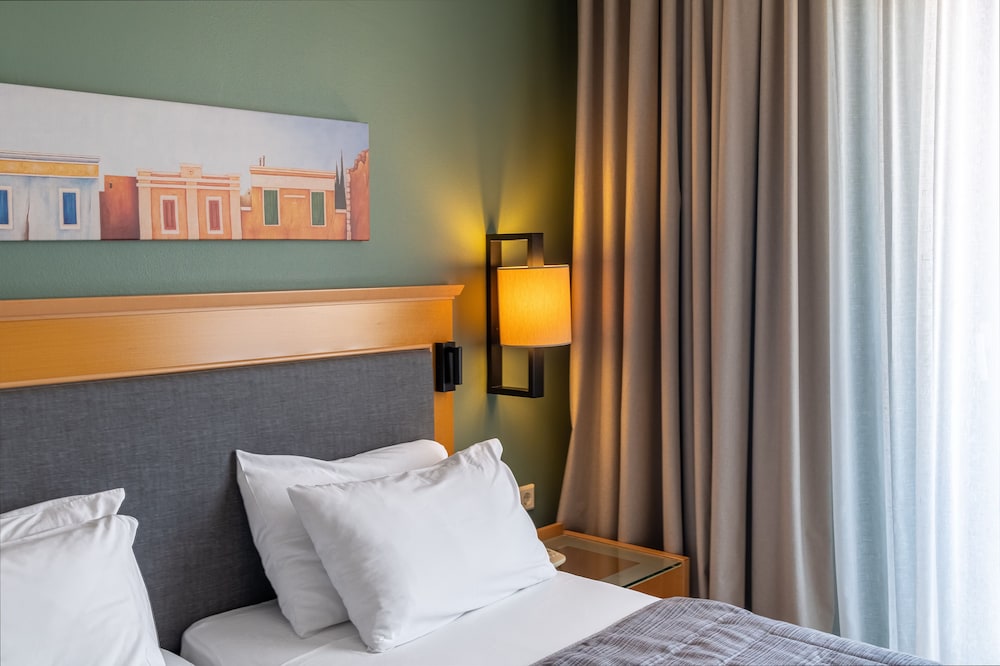 Plaka Hotel 9/38