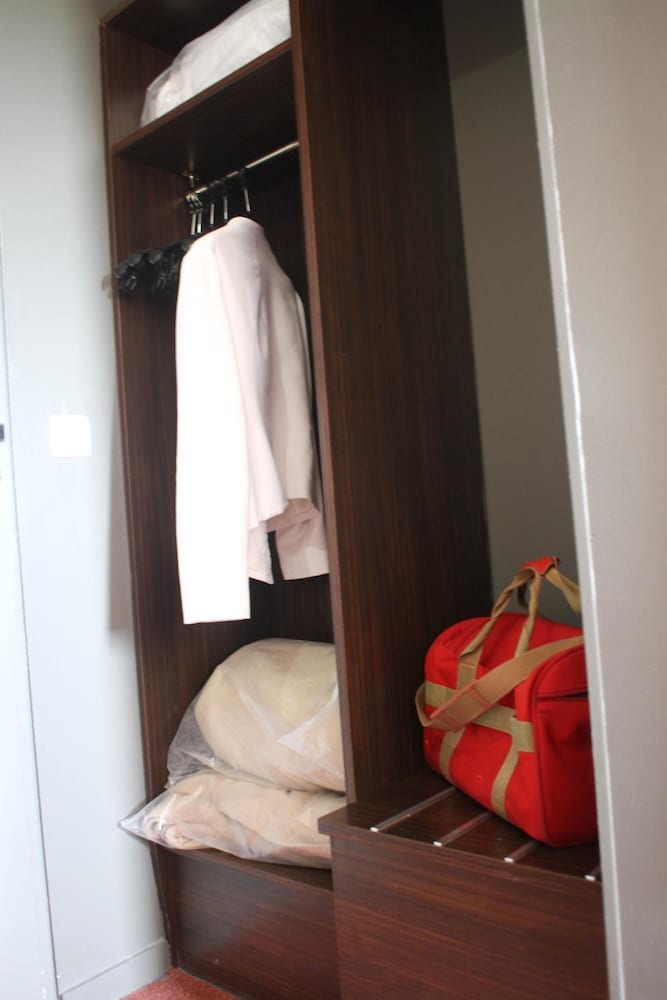 Orly Superior Hotel 32/57
