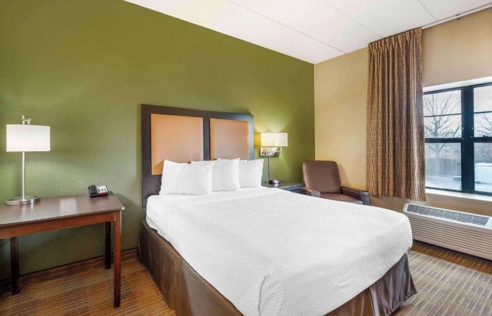 Studio 6 Corporate Extended Stay Chicago Lisle IL 18/51