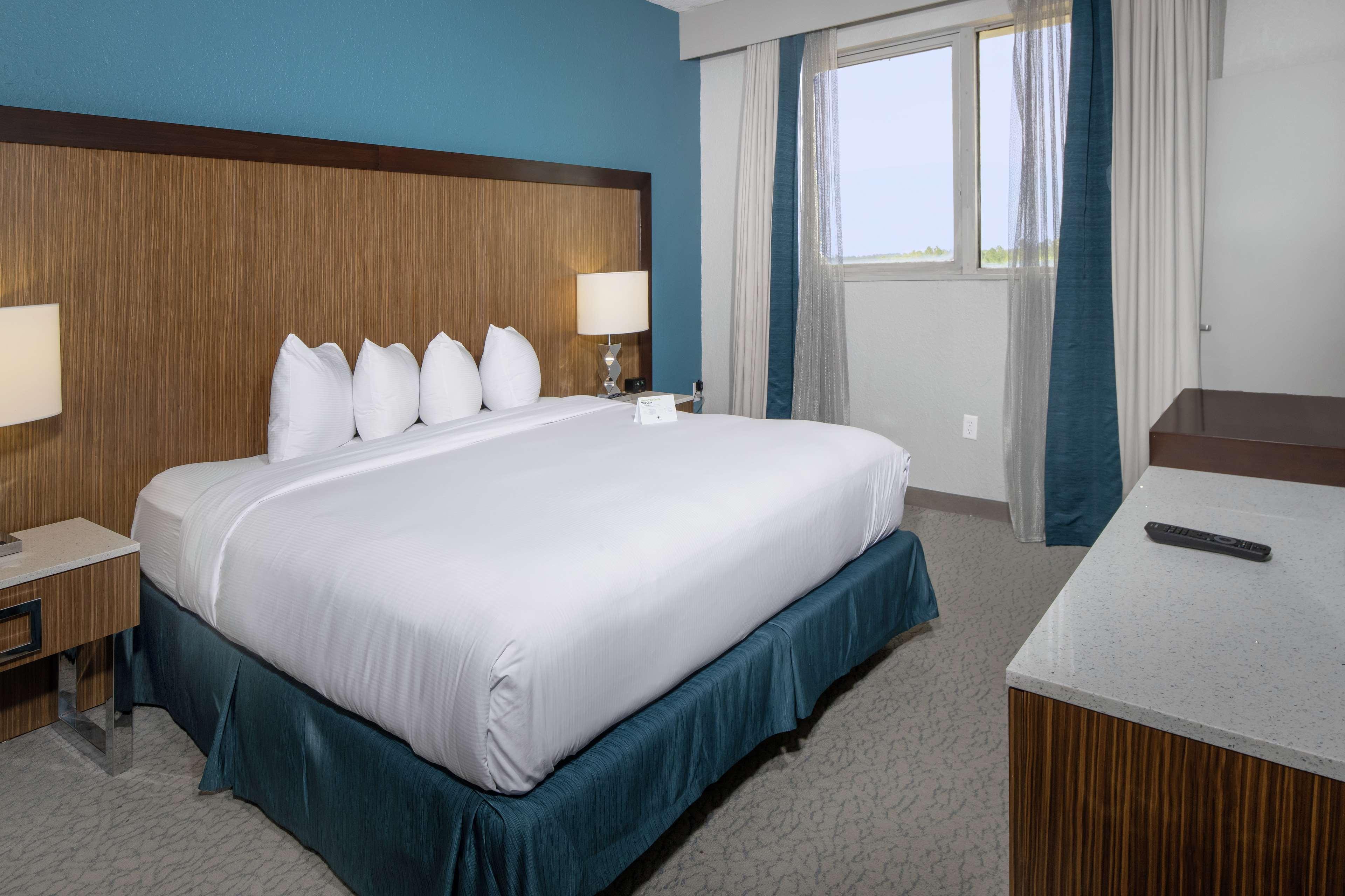 ROOM, KING BED, BALCONY, ACCESSIBLE