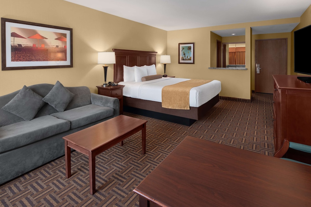 Best Western Plus Redondo Beach Inn 16/34