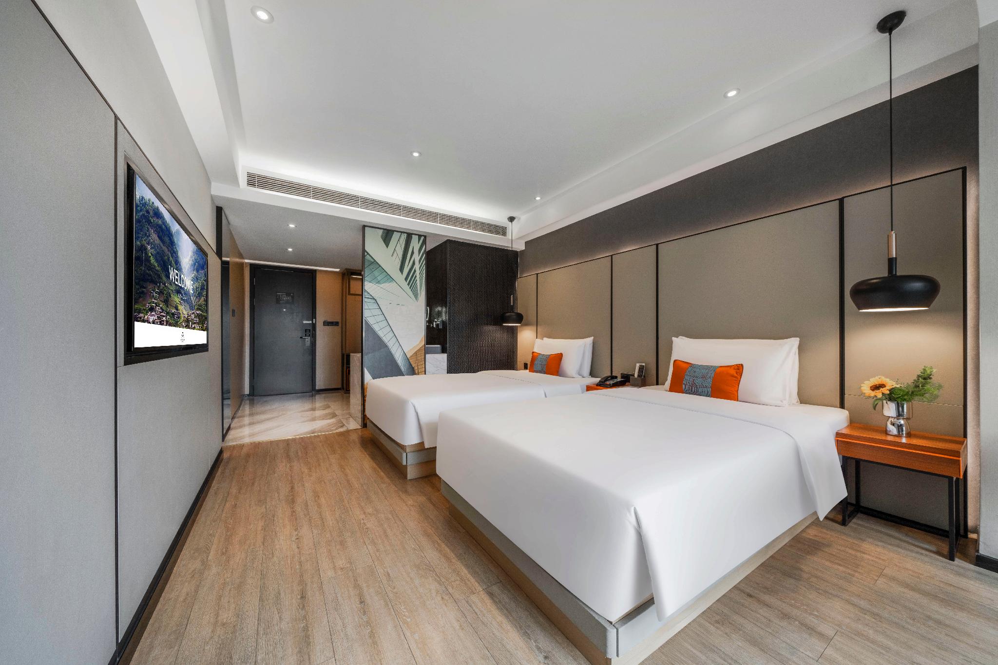 Superior, Twin Beds, City View