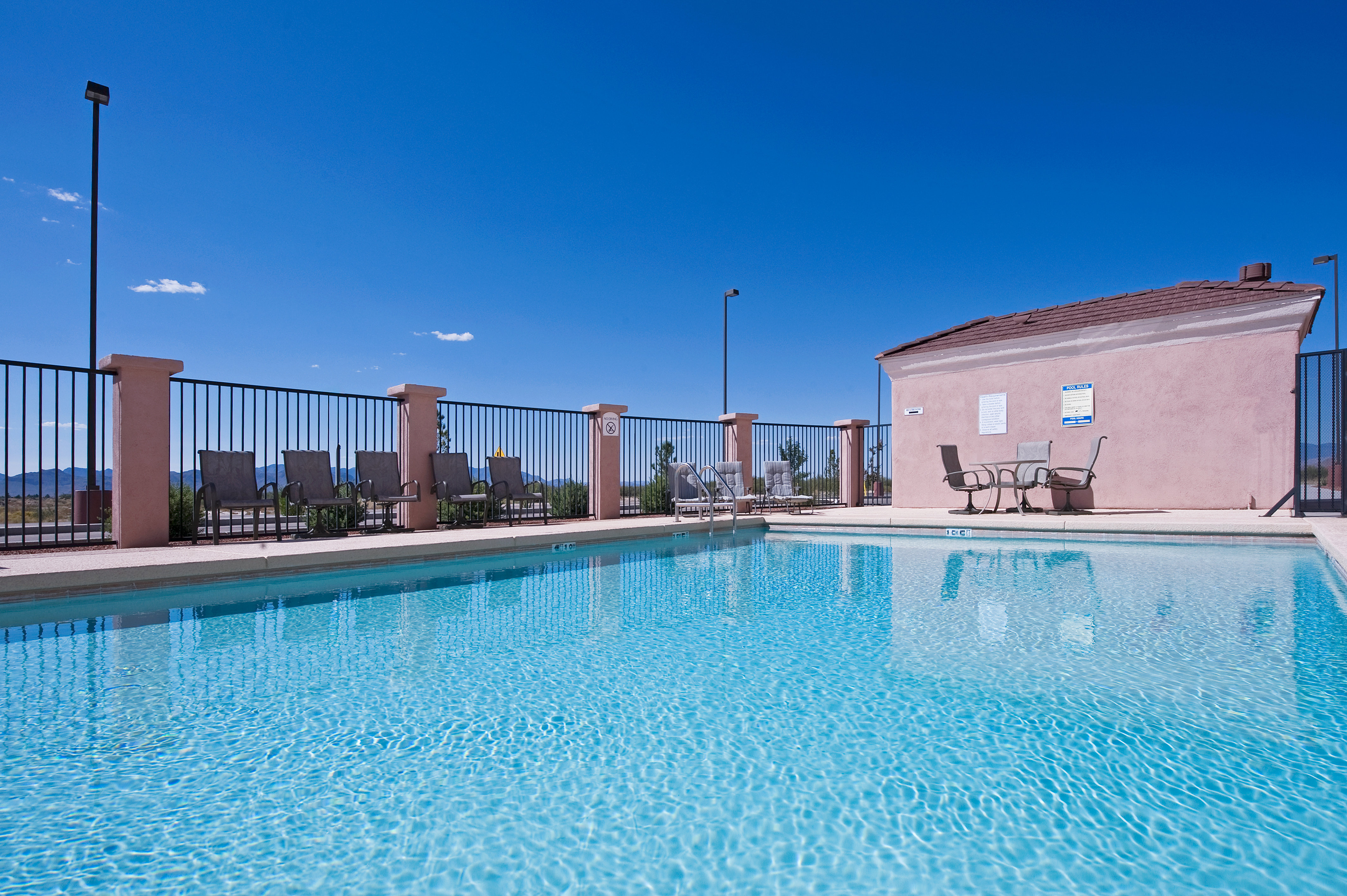 Holiday Inn Express Hotel Suites Willcox 53/53