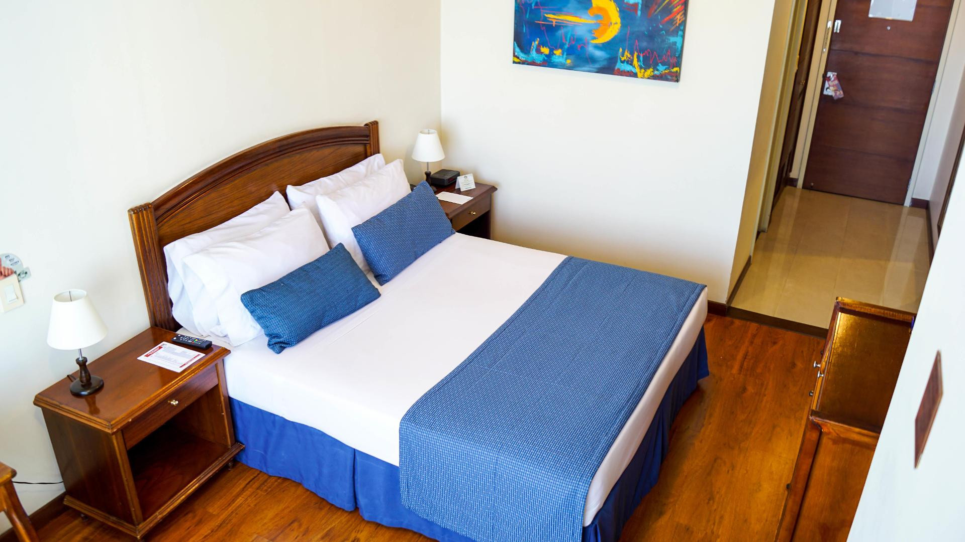غرفة قياسية بسرير مزدوج، Pop Art Hotel Manizales Centro Historico 3/6