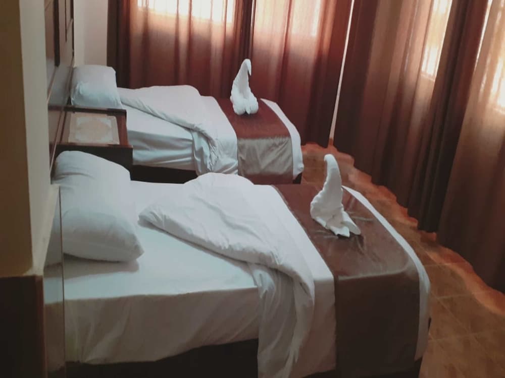 Al-Nujoom Hotel Suites 8/19