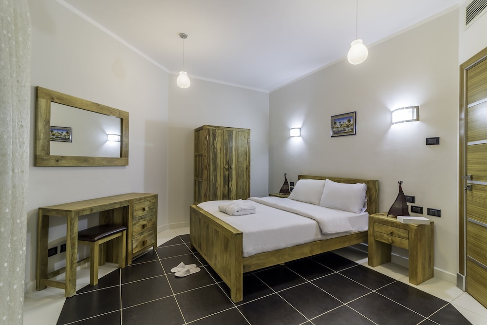 Royal Beach Serviced Apartments 46/75