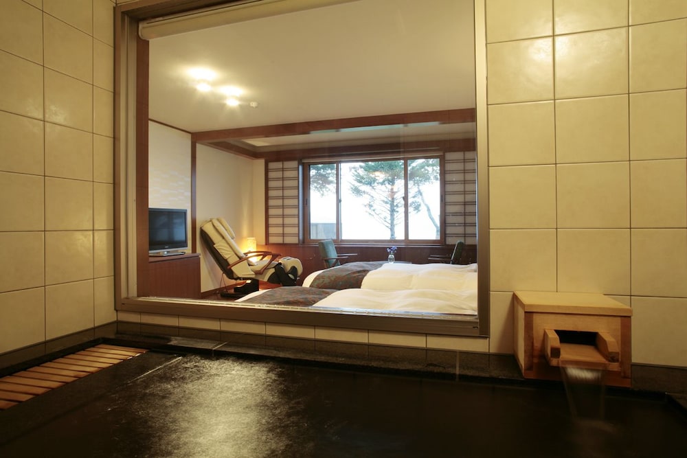 Lakeside Villa Suimeikaku 14/23