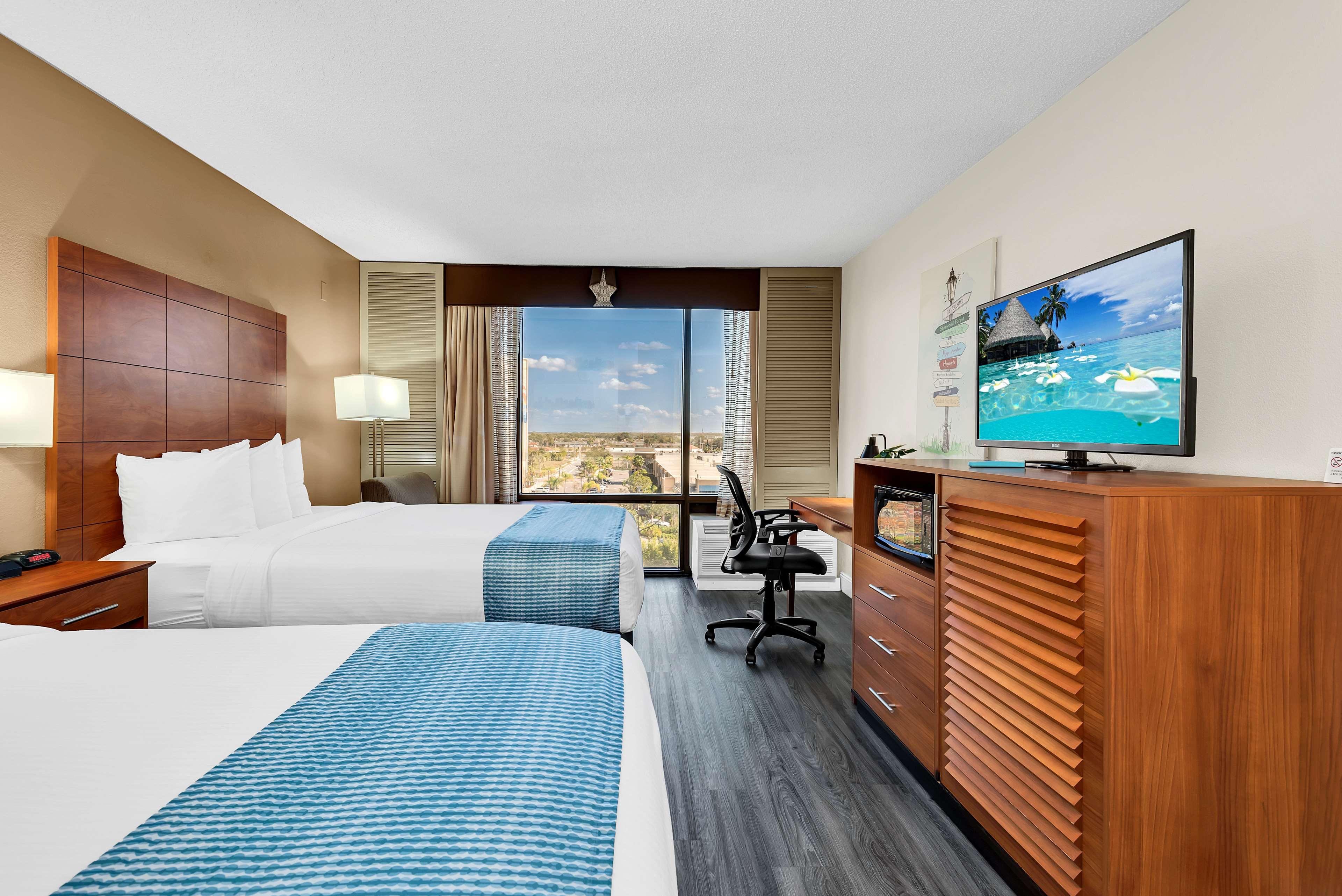 Room, 2 Double Beds, Water View