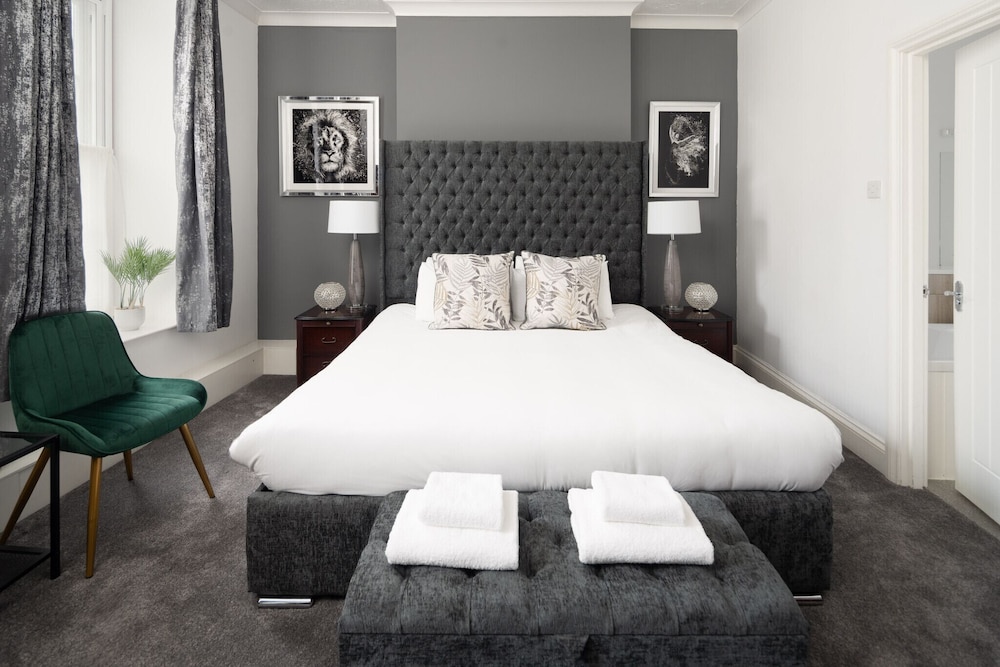 Boars Head Hotel 20/50