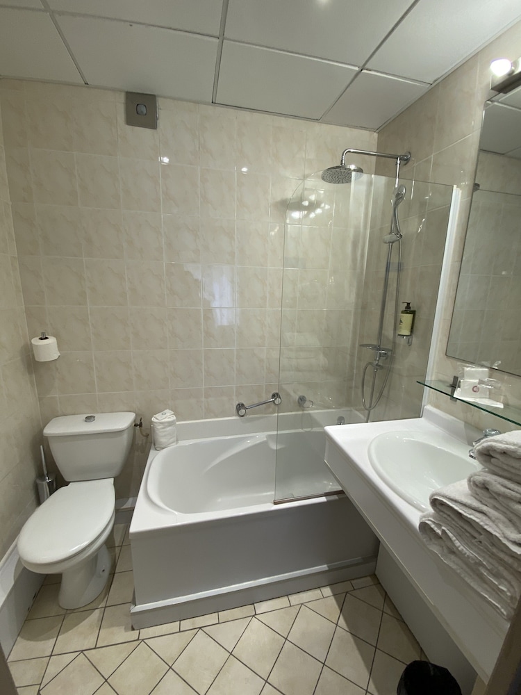 Best Western Plus La Rade 31/73